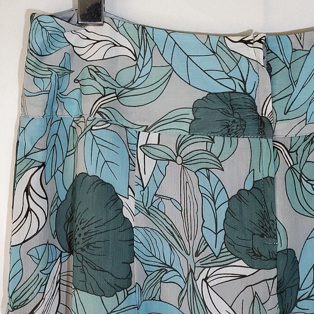 Reitmans Fit and Flare Blue/Teal Floral Midi Skirt - Size 5 - Picture 7 of 12